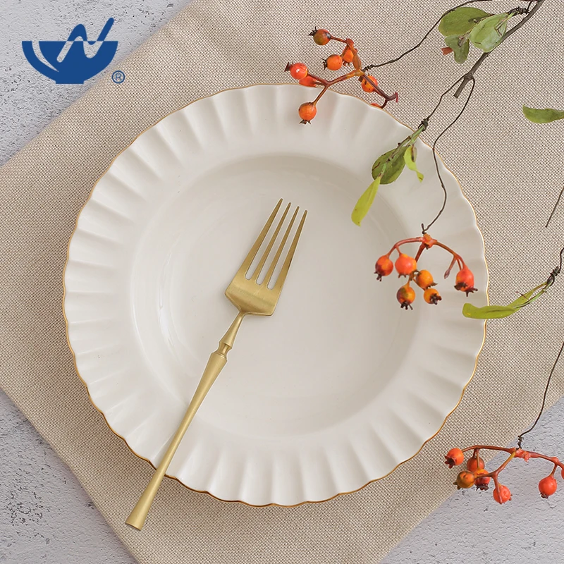 Huada OEM 9 Inch Gourmet Restaurant Charger Plate Ruched Edge Serving Dish Ceramic Pasta Plate