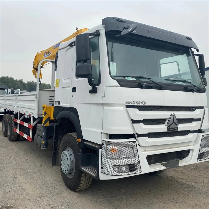 2022 model hot sale sinotruk howo 6x4 crane truck 10 wheeler 25T truck with crane