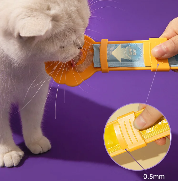 Amaz Hot Selling Pet Feeding Spoon Convenient For Cat Strips Squeezing Spoon Scratch Resistant Food Cat Feeder