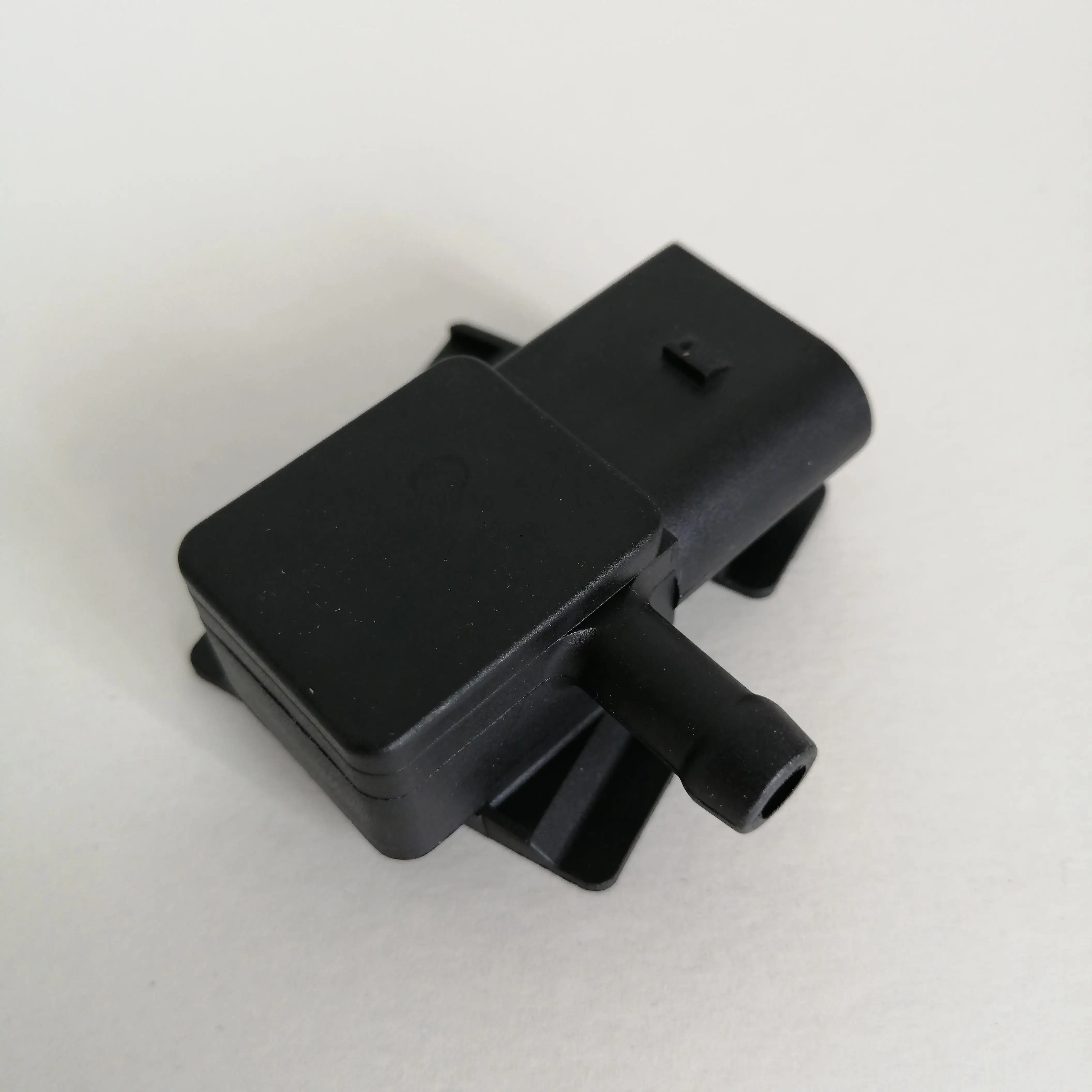 DPFE Pressure Sensor EGR Sensor 7805152 16102 6PP0094090 217472258 13627805152