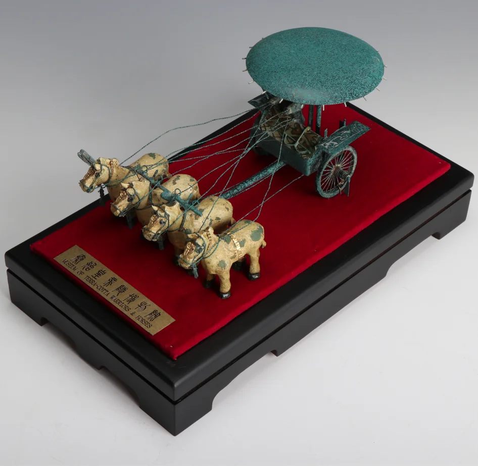 Classical Business gifts cast iron Chinese style bronze chariots and horses statues