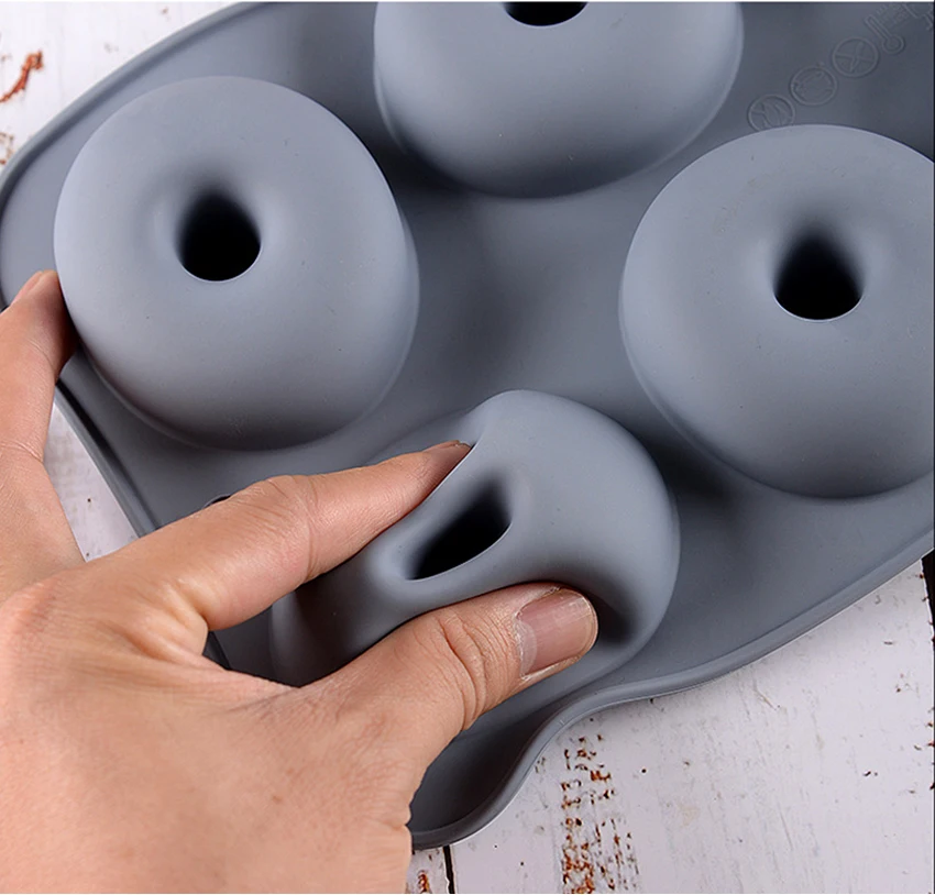 High Quality 6-Cavity Silicone Doughnut Mold Food Grade Carbon Steel Baking Pan With Square Shape for Cake and Muffin Pans