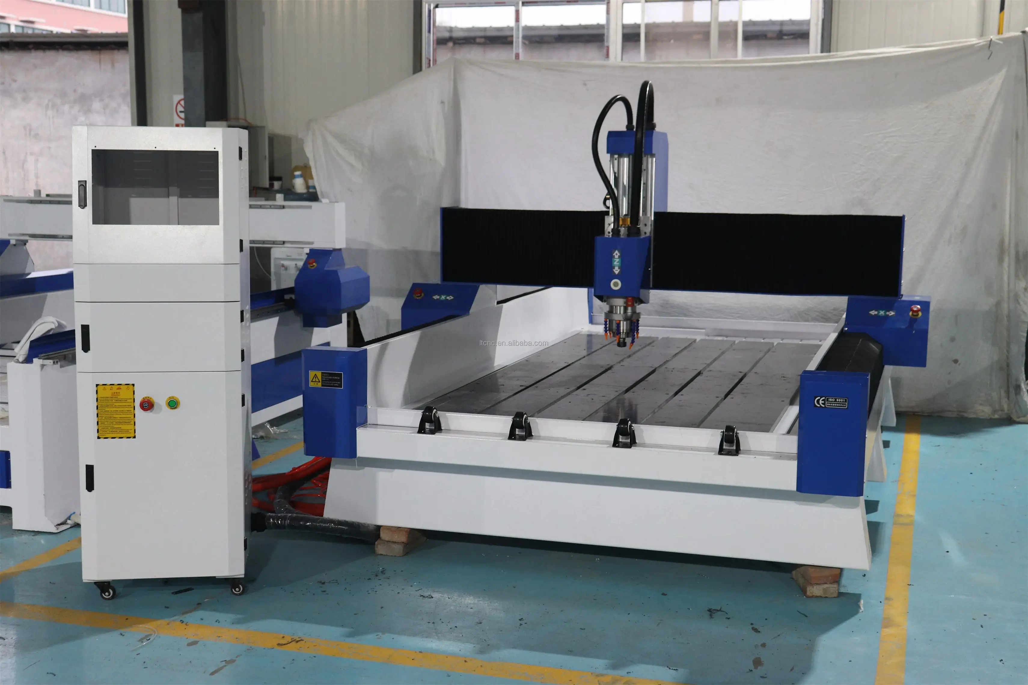 Heavy duty 1325 cnc router cutting machine 1300x2500mm stone/marble/granite carving engraving machine with water tank cooled