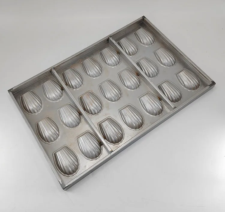 Customizable Non Stick Aluminized Steel 21 cups madeleine mold shell shape muffin pan baking tray 600*400mm