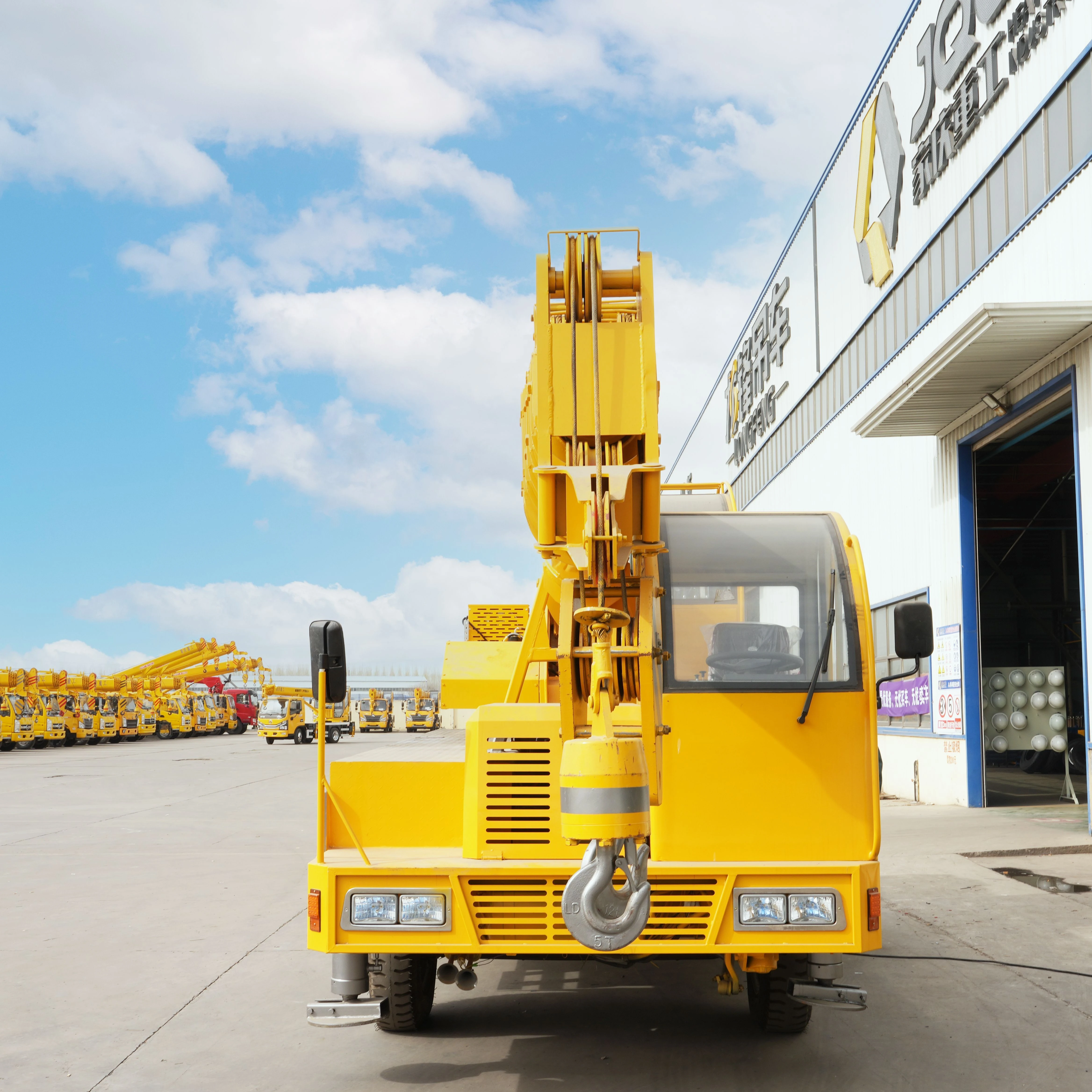 Customizable Telescopic Boom Truck-Mounted Crane Lift and Lorry Feature Homemade crane