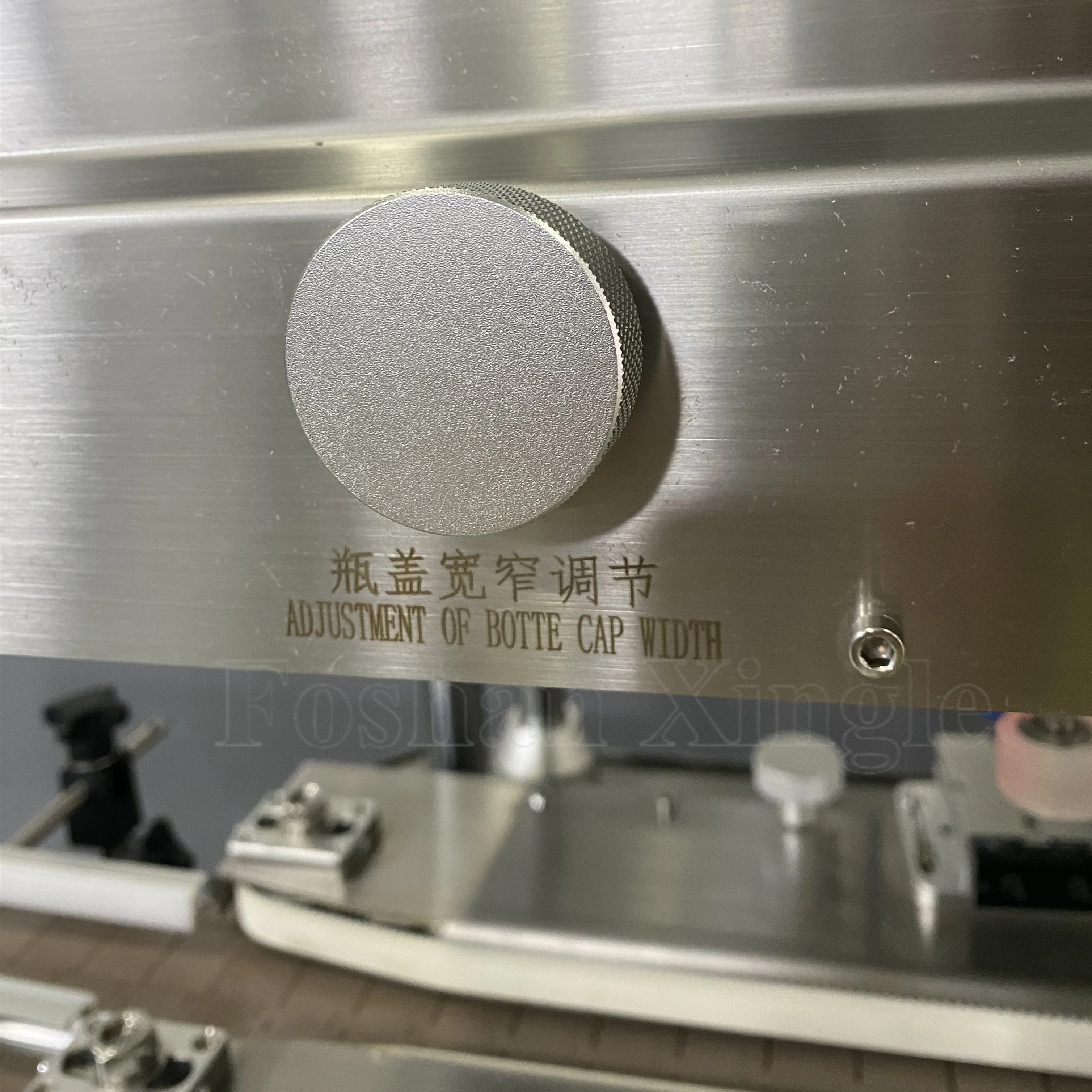 Small Perfume Crimping Machines Low Price  Caps Sealing Cosmetic 20 Liter Water Cap Manufacturing Bottle Screw Capping Machine