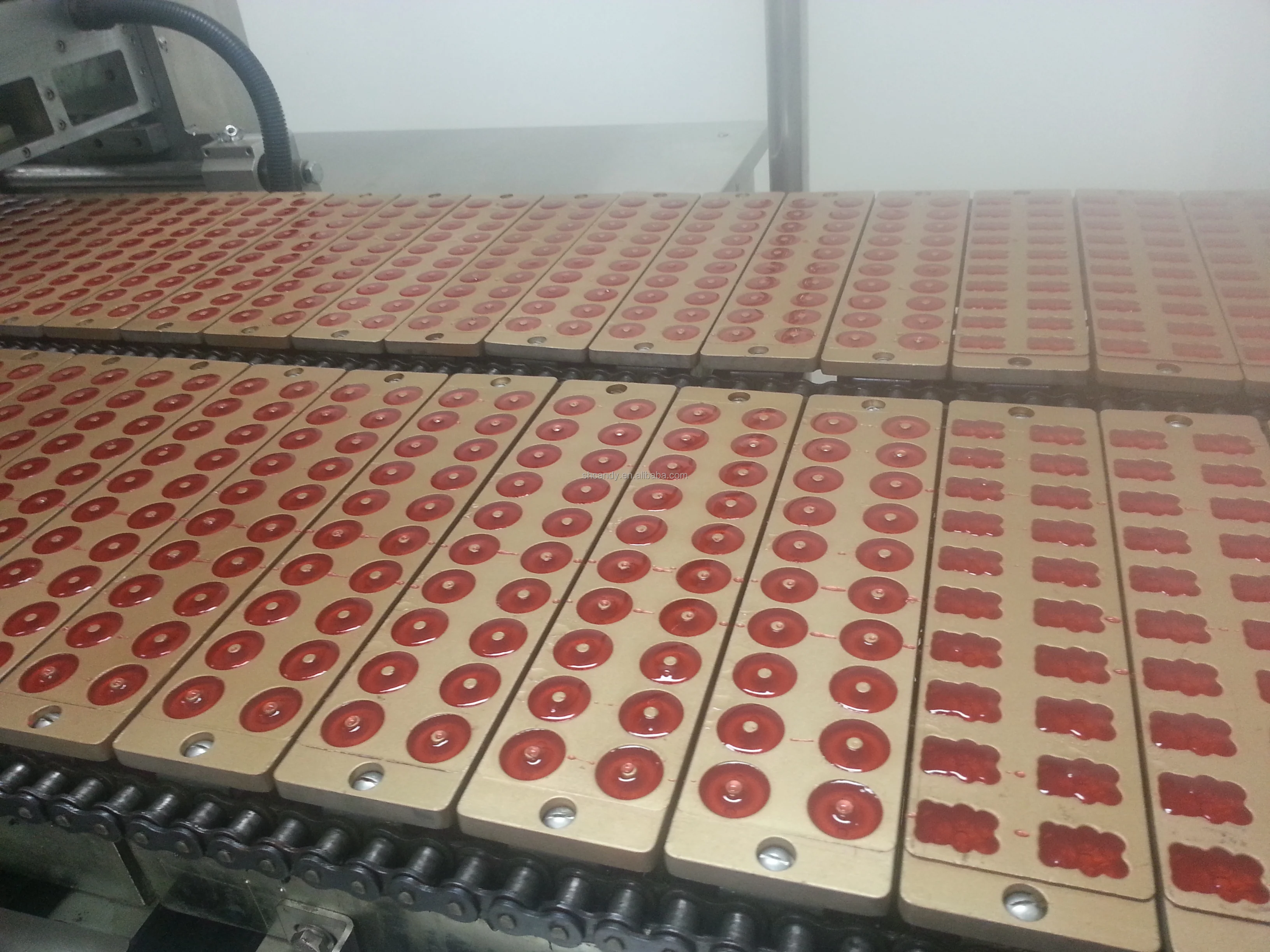 High quality custom automatic gummy gelatin candy production line machine