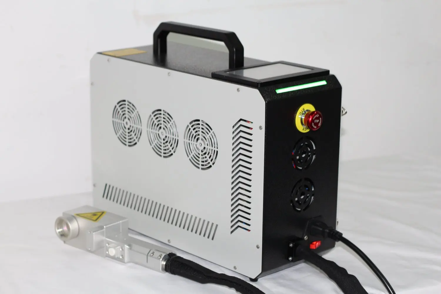 High Quality 100w 200w 300w 500w Backpack Pulse Laser Cleaning Machine for Rust Oil Paint with Max Raycus Laser Source