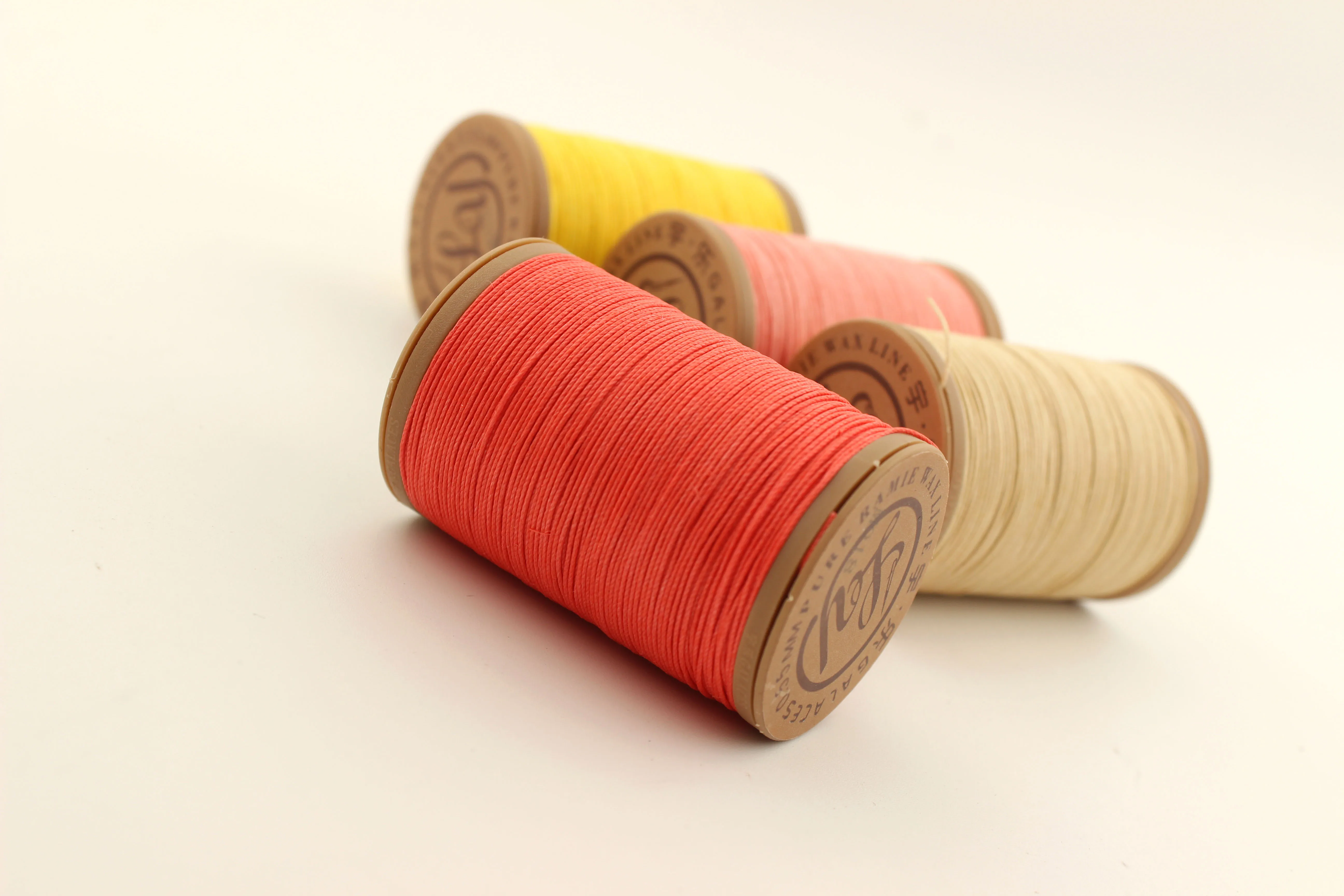 Wholesale 36s 100% Ramie Round Wax Thread 0.55mm Bracelet Braided Wax Thread For Clothing Sewing