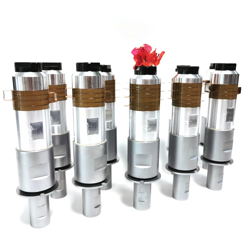 2600w PZT 8 Pressure Ceramic Transducer 20KHz Ultrasonic Horn For Ultrasonic Plastic Welding Device
