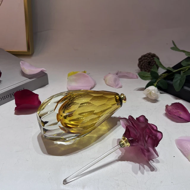 Middle East Style Liuli Flower Lid Essential Oil Bottles Elegant Glass Empty Perfume Bottle With Gift Box