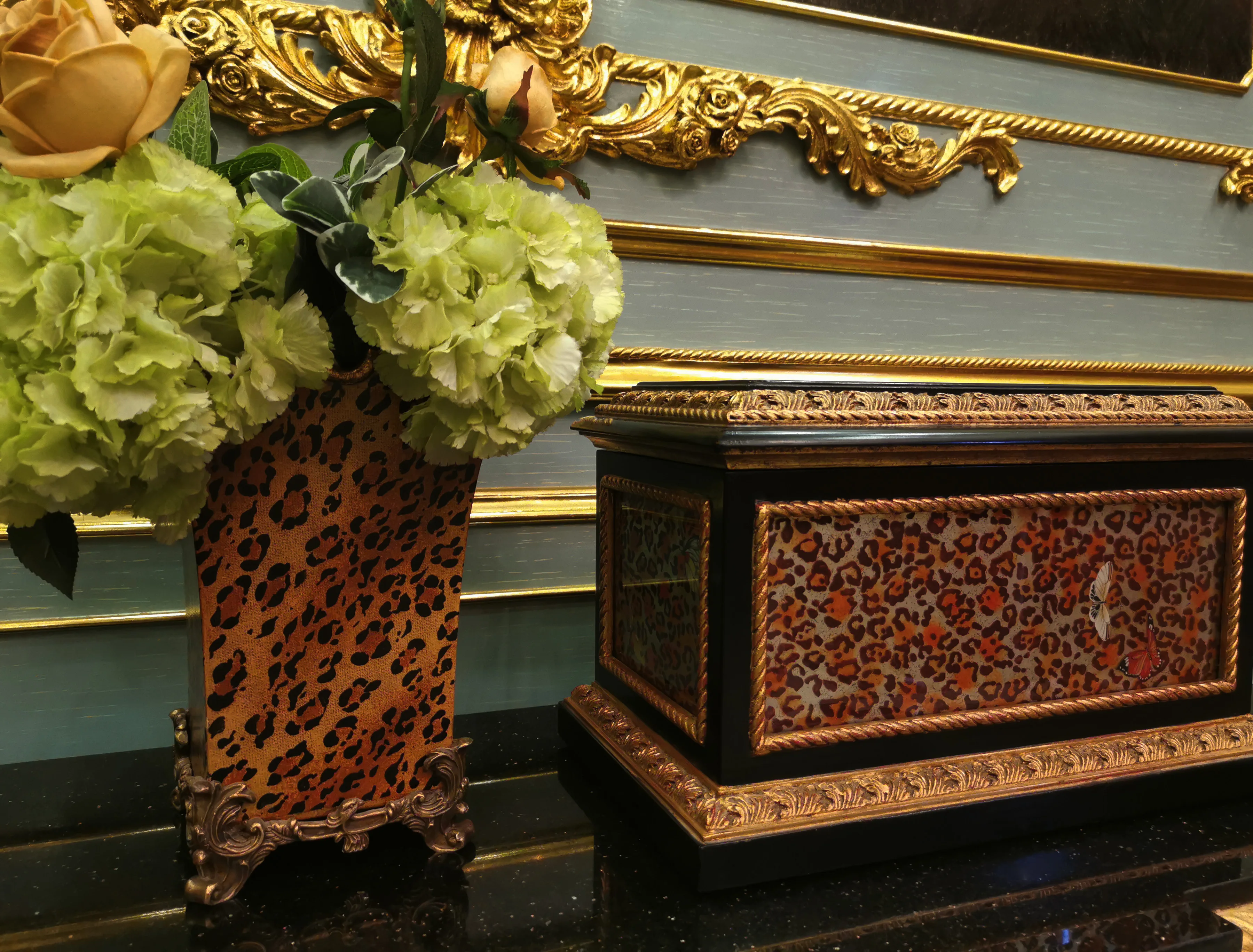 Yips LD-1203-0481 Handpainted Butterfly Pattern Livingroom Home Decoration Classical Luxury Box