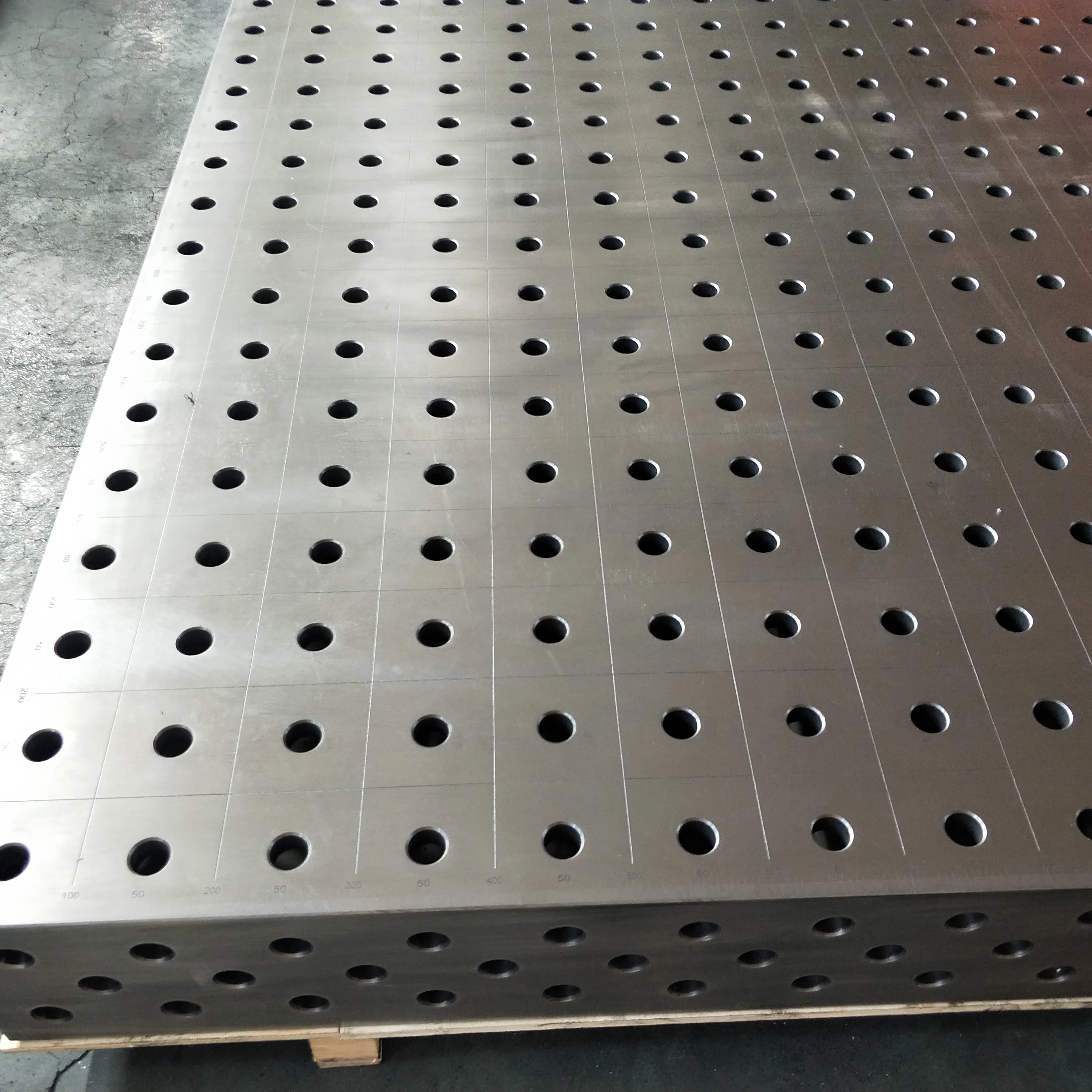 China 3d Welding With Jigs Robot Clamping Tools And Fixture For Cast Iron Working Table