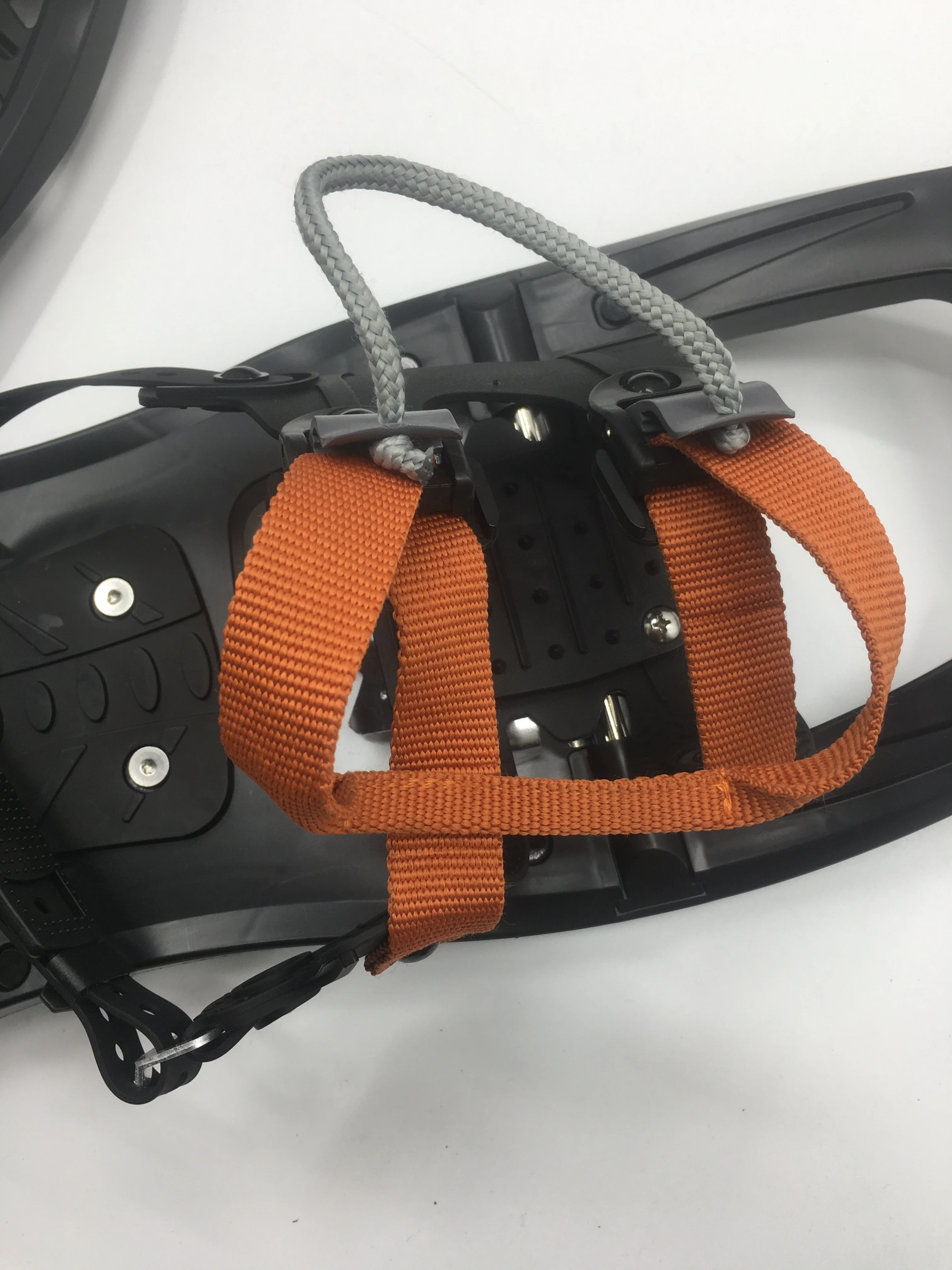 Customized Winter Outdoor Adventure Hiking, Skiing Snowshoes Climbing Aluminum Alloy Snowshoes