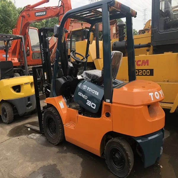 made in Japan original TOYOTA 3 ton 7FD30 used secondhand diesel forklift with spare parts for sale