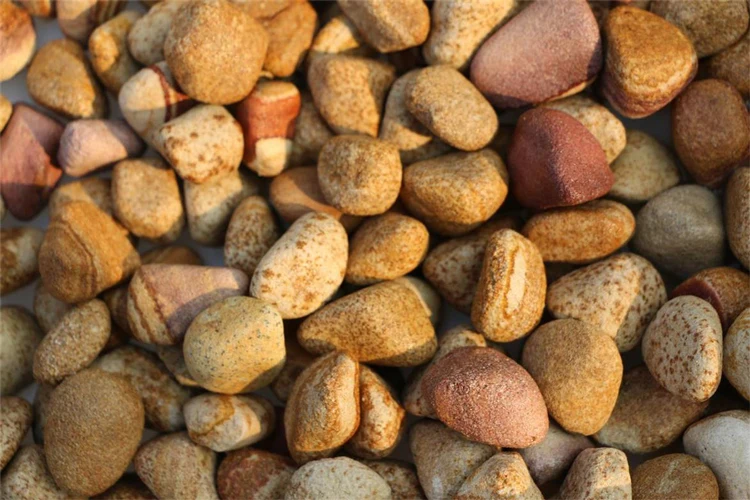 Hot Sale GS-021 Natural rolling decorative yellow wood grain color beans pebbles ball stone
