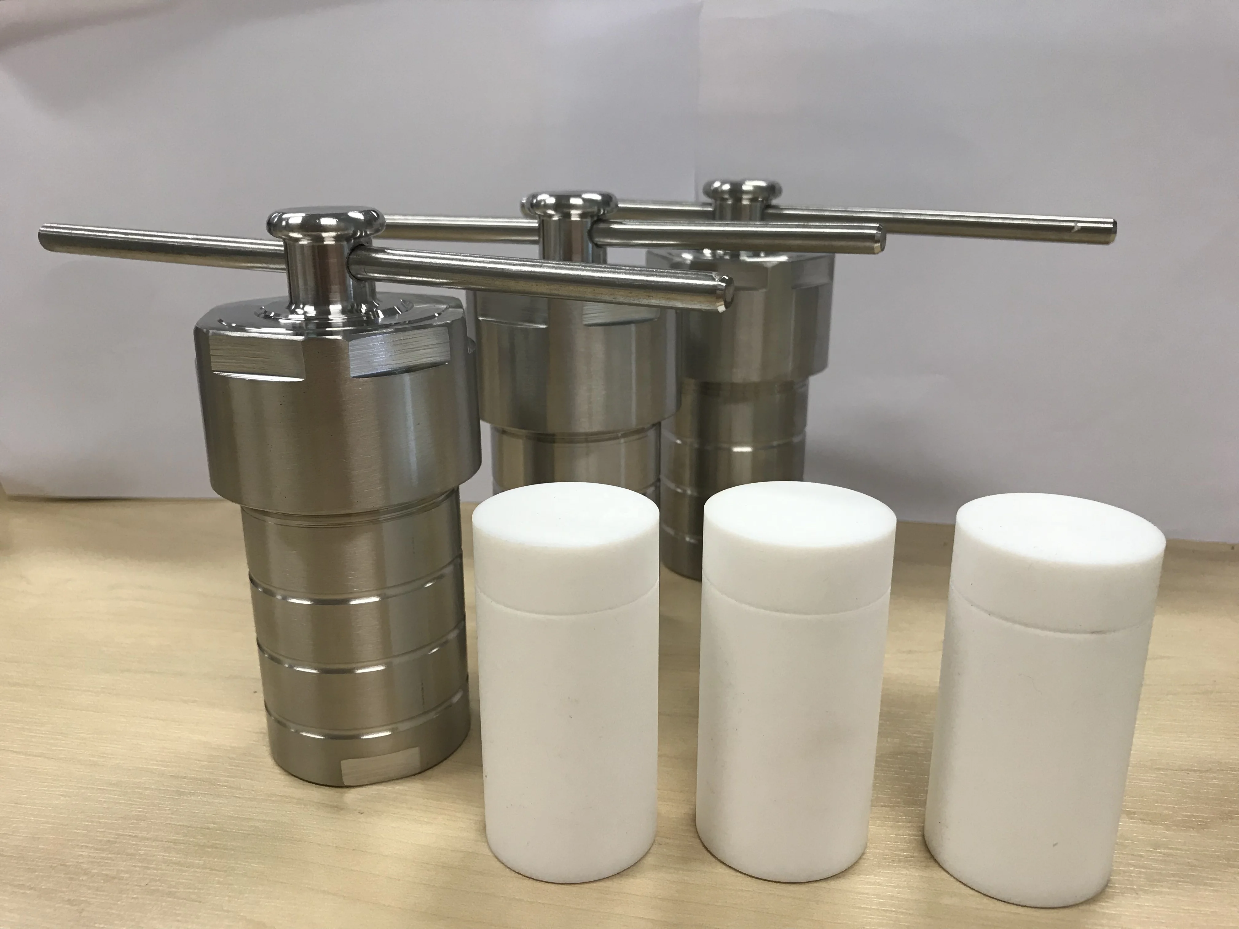 200ml Hydrothermal synthesis autoclave reactor with PTFE chamber , Stainless Steel PTFE Lined Hydrothermal Autoclave