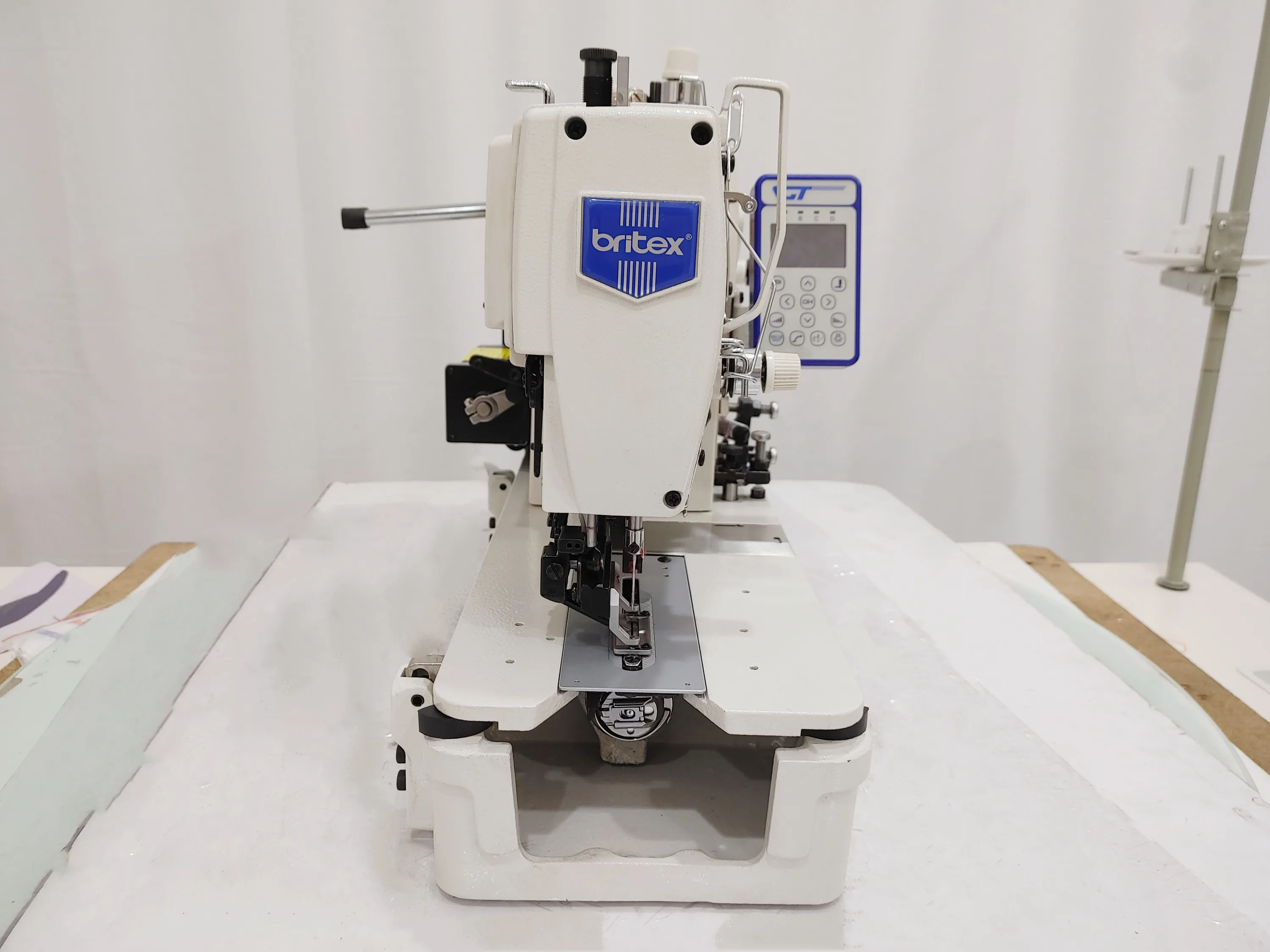 BR-781DTF Integrated Direct Drive Button Holing Sewing Machine with auto foot lifter step motor
