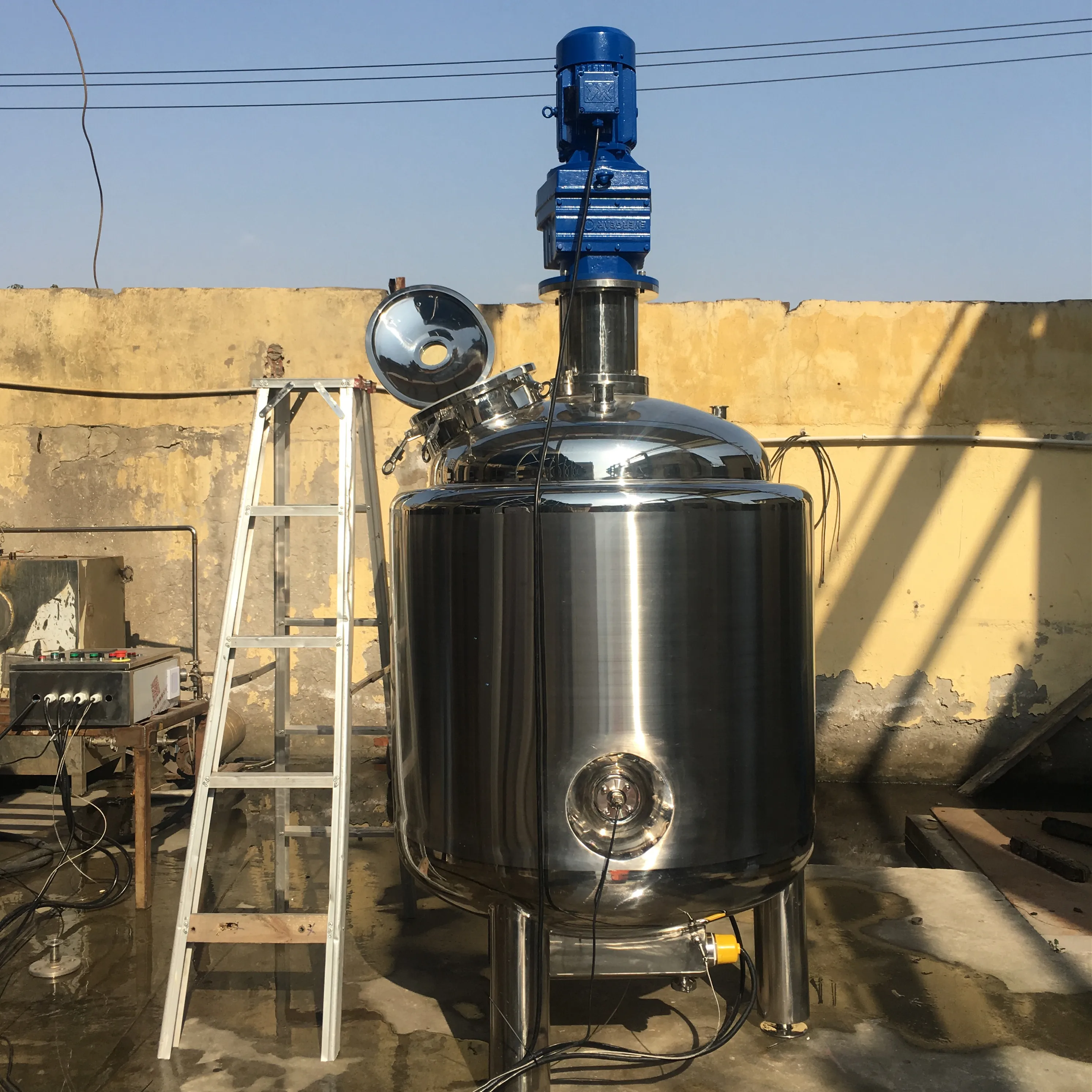 500L 1000L Stainless Steel Emulsifying Homogenizer Electric Steam Heating Mixing Tank With Agitator