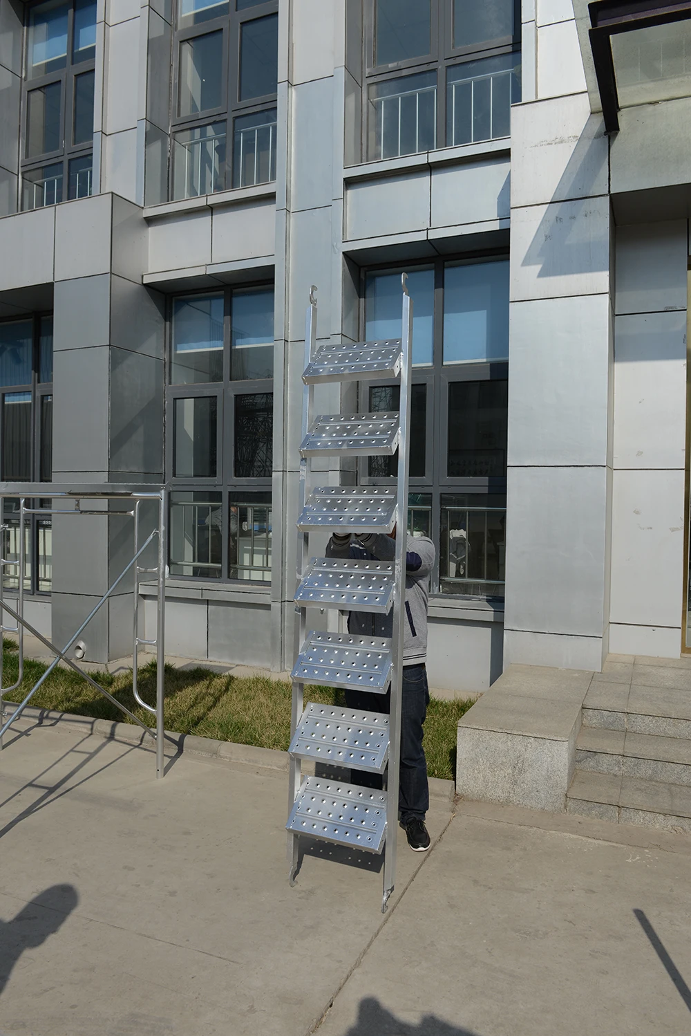 Wholesale Q195 Layher Ringlock scaffolding Outdoor Steel Stairs