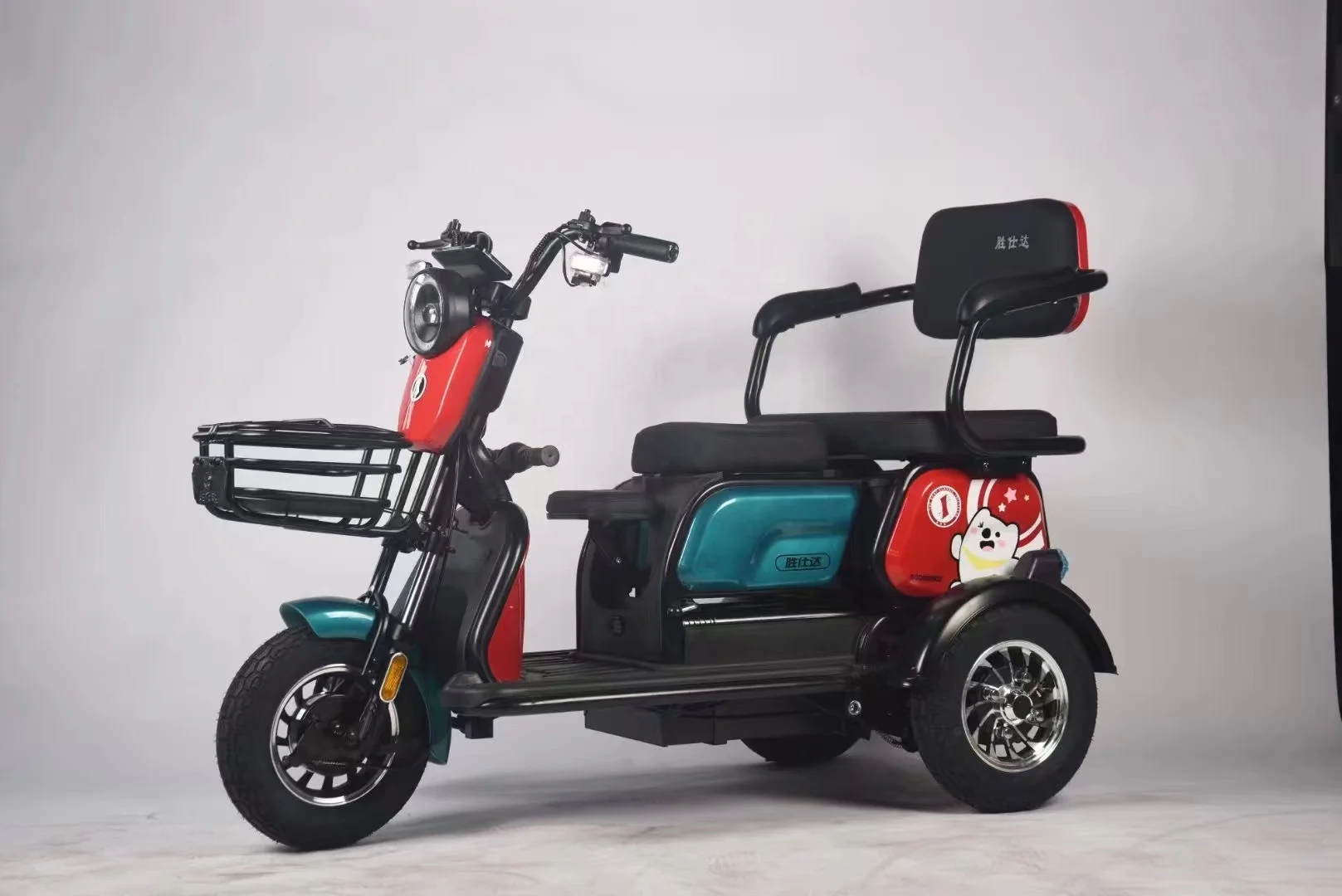 China Adult Electric Motorcycle 3 Wheel Electric Tricycles With Passenger Seat And Cargo