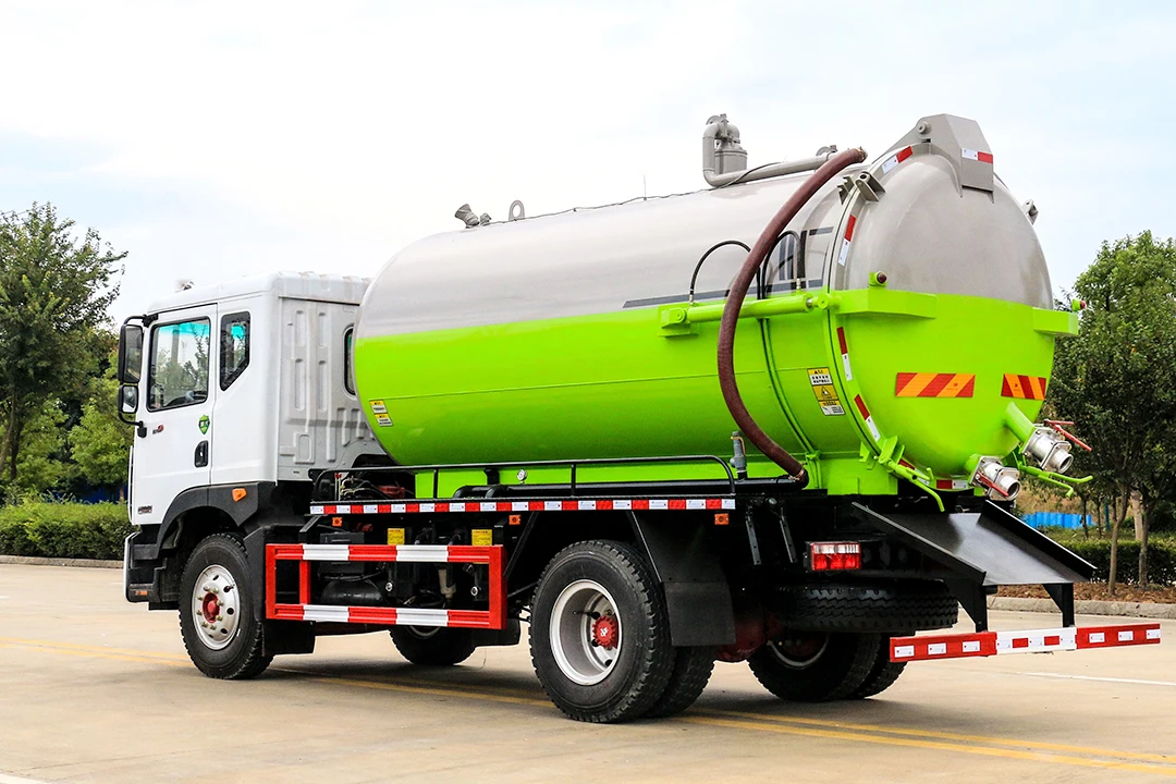 China 4*2 Sewage Suction Trucks 12 cubic meters Cummins 195HP Sewage Sludge Suction And Transportation Truck