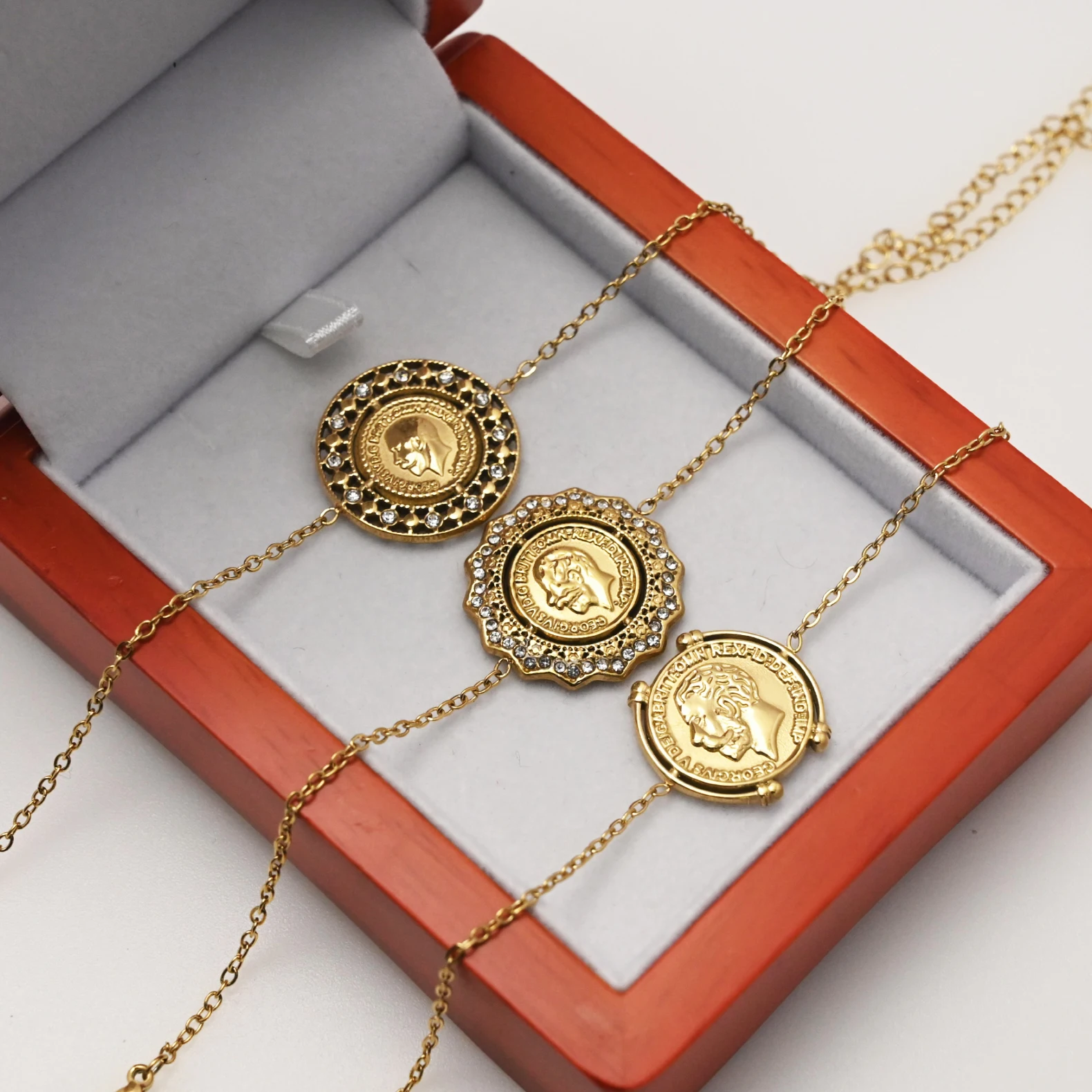 Factory Direct Sales Best Selling Religious Head Silver Coin Hamsa Hand Gold Plated Stainless Steel jewelry necklace bracelet