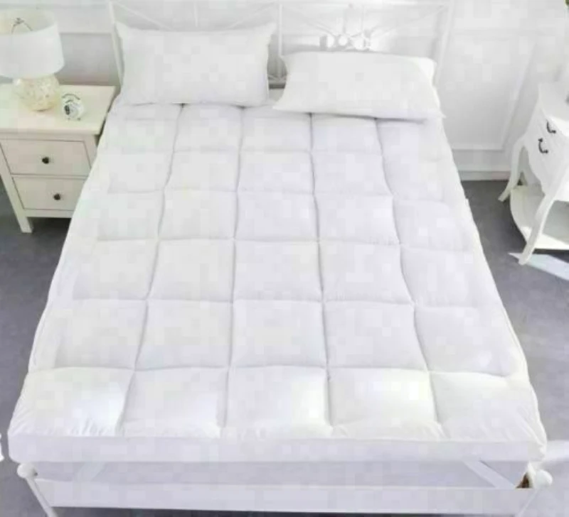 Professional service for a large OEM big order 10cm Gusset Thick Firm Hotel  Customize Size Polyester Filled Bed Mattress Topper