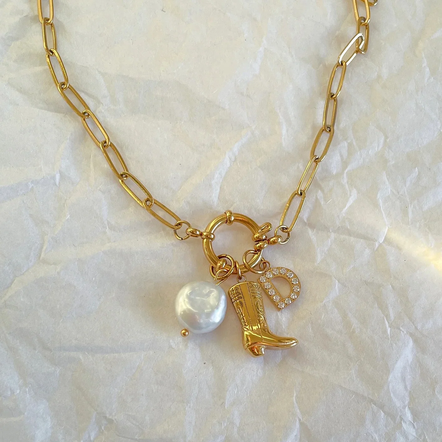 Custom Women Accessories CZ Diamond Initial Letter Charm Necklace Personalized 18K Gold Jewelry Boot Freshwater Pearl Necklace