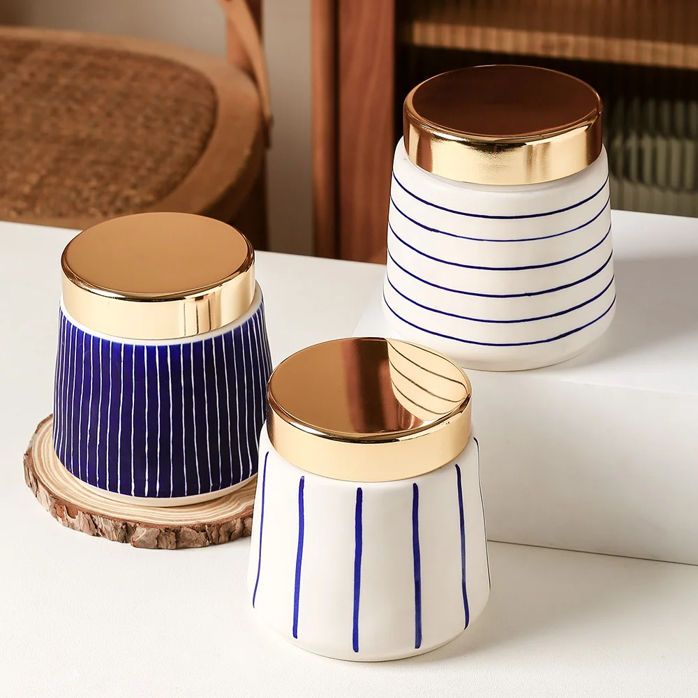 25oz Blue and White Porcelain Candy Pot Ceramic Sealed Food Storage Canisters Home kitchen Jar with Golden Lid