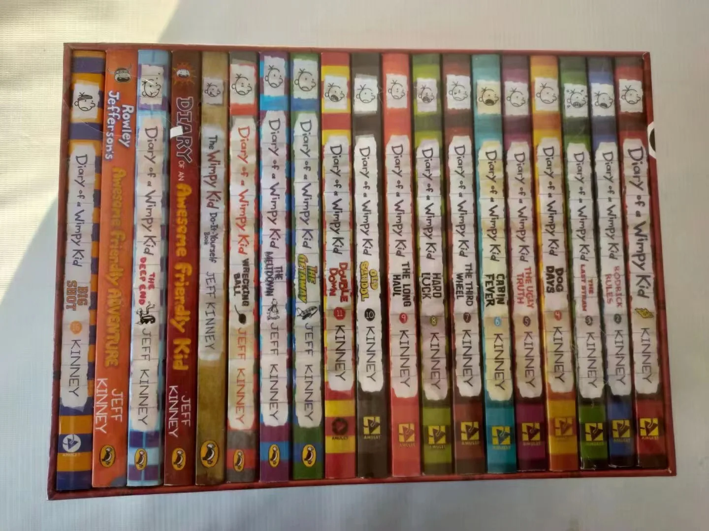 19 Books/Set English Picture Story Book Diary of a Wimpy Kid Comic Bridge Novel Children Daily Reading 6-12 Years