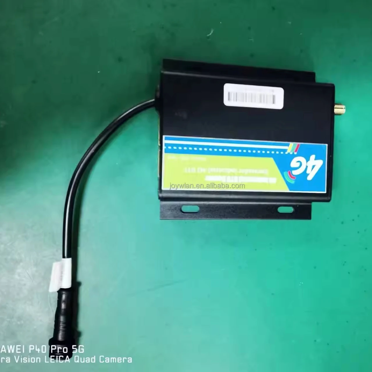4G  WIFI  Router on the bus
