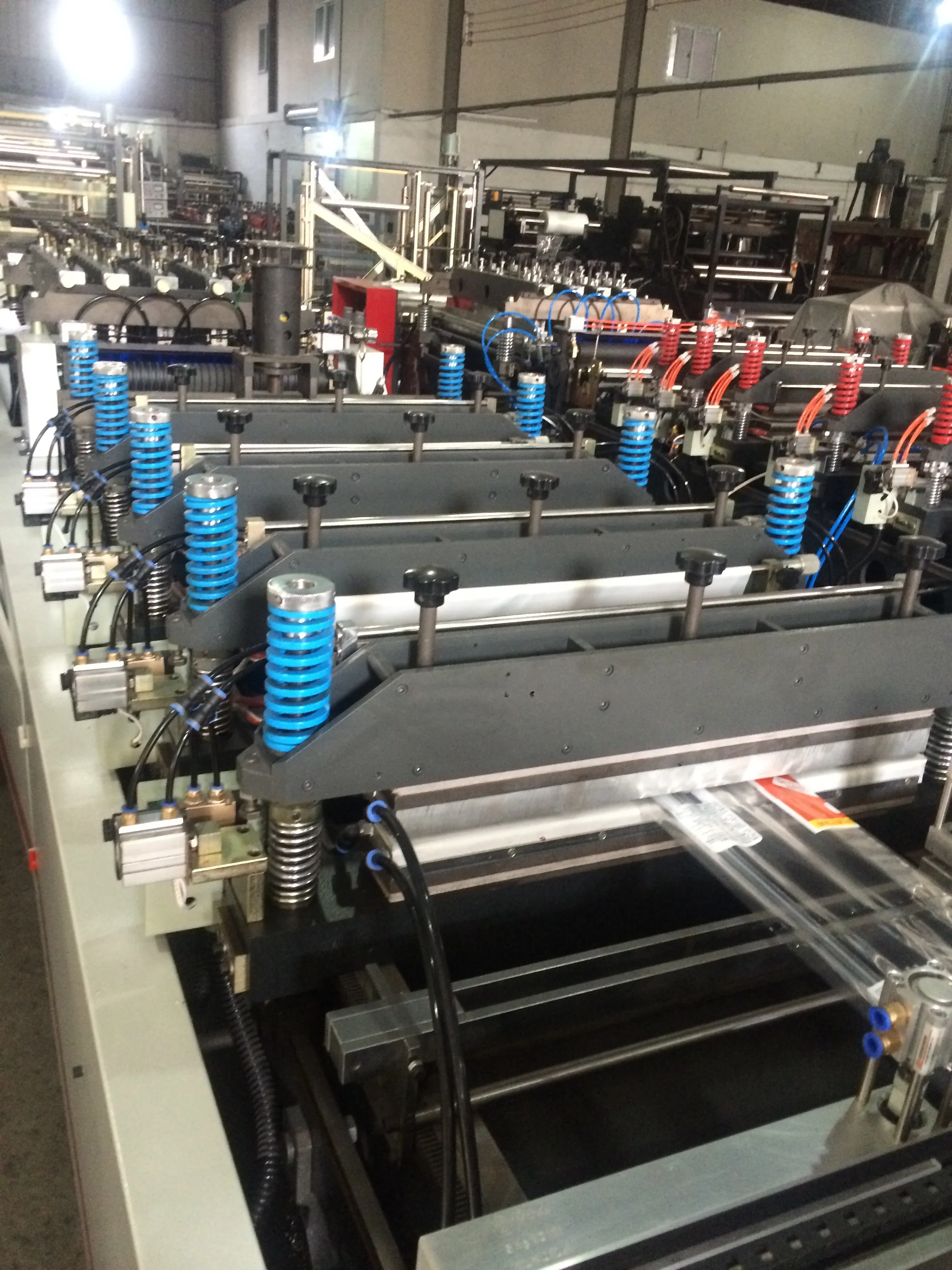 High Speed Stand up Pouch Zipper Plastic bag Three Side Sealing Bag Making Machines Video Technical Support