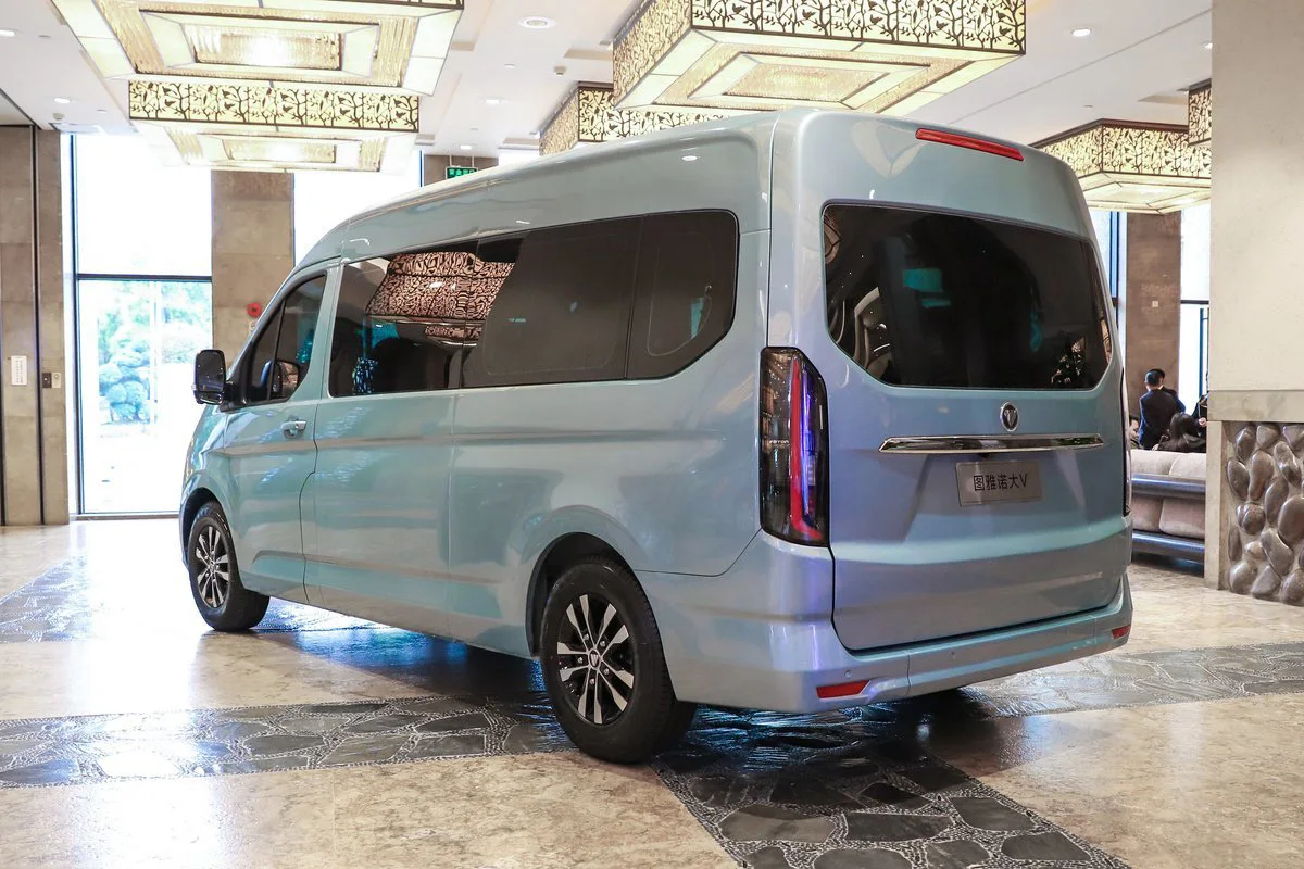 Direct sales reasonable price 5.49m 4 doors 4 wheels 215/75R16LT tyres 9 seater battery capacity 77.28kWh ev van