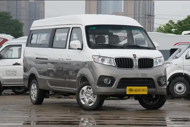New and Used   Mini Van 7 Seats JINBEI Hiace Gasoline CNG Optional  MINI Bus for Sale