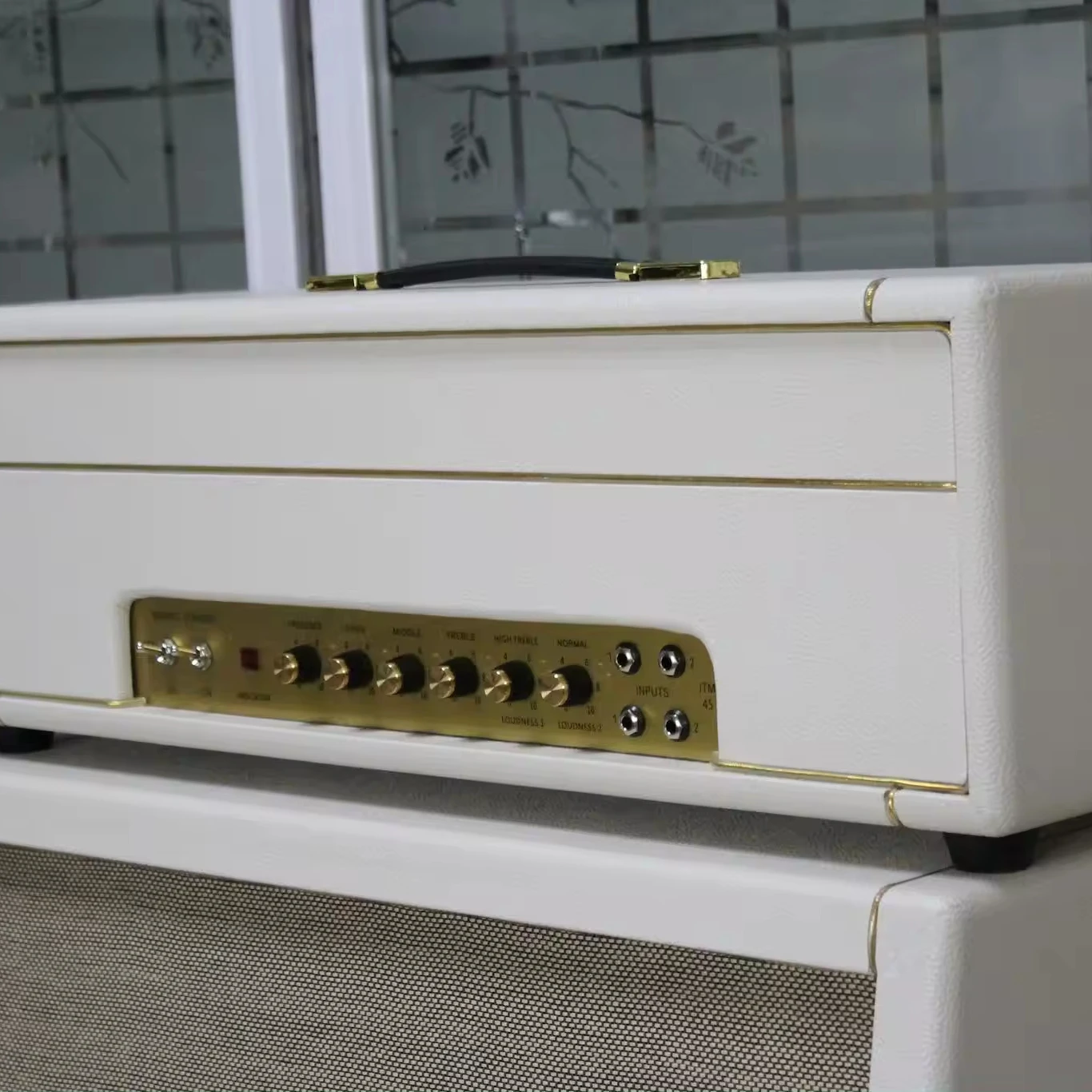Пользовательские JTM45 винтажный переиздание 2-канальный 45 ~ 50-ваттный гитарный усилитель белого цвета