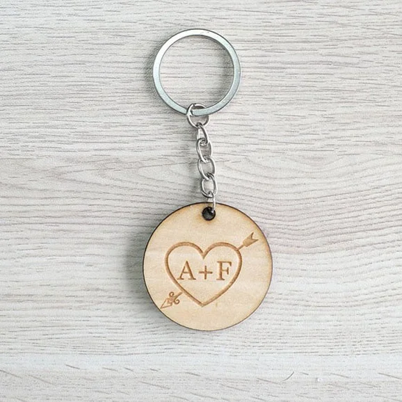 Personalized Engraved  wood wedding favors heart keychain wedding favour gift heart keychain