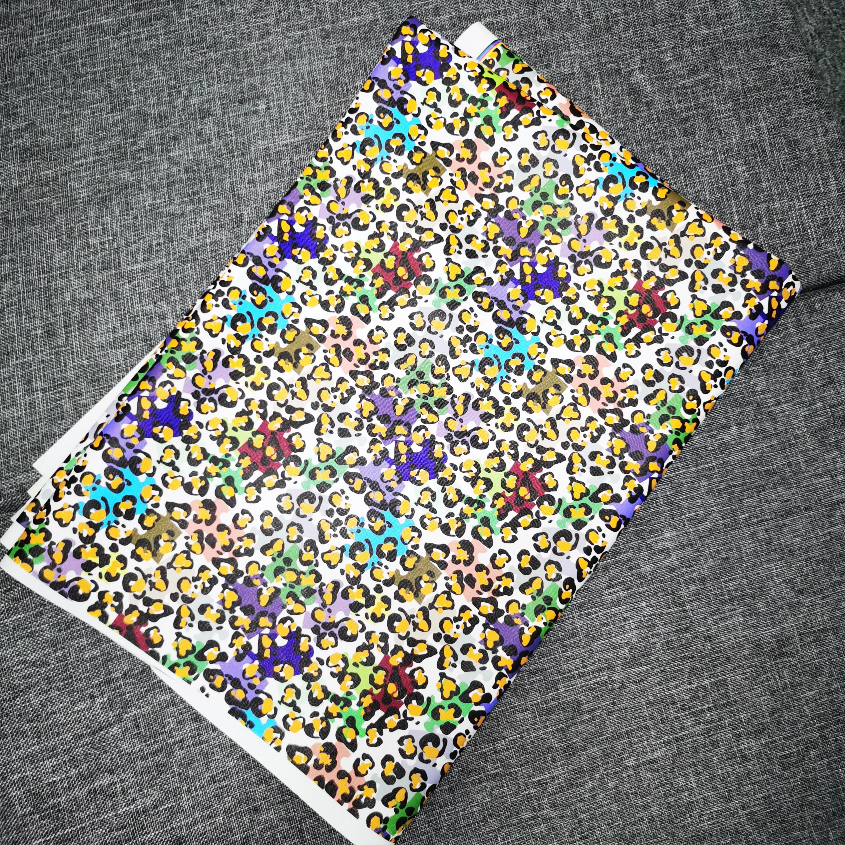 Waterproof stocklots green PU raws materials artificial leather for sofa leather fabric