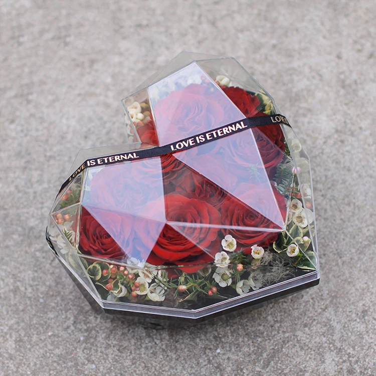 Empty 3D Heart Shaped Plastic Gift Packaging Box With Clear Lid for Candy Chocolate Wedding Flower