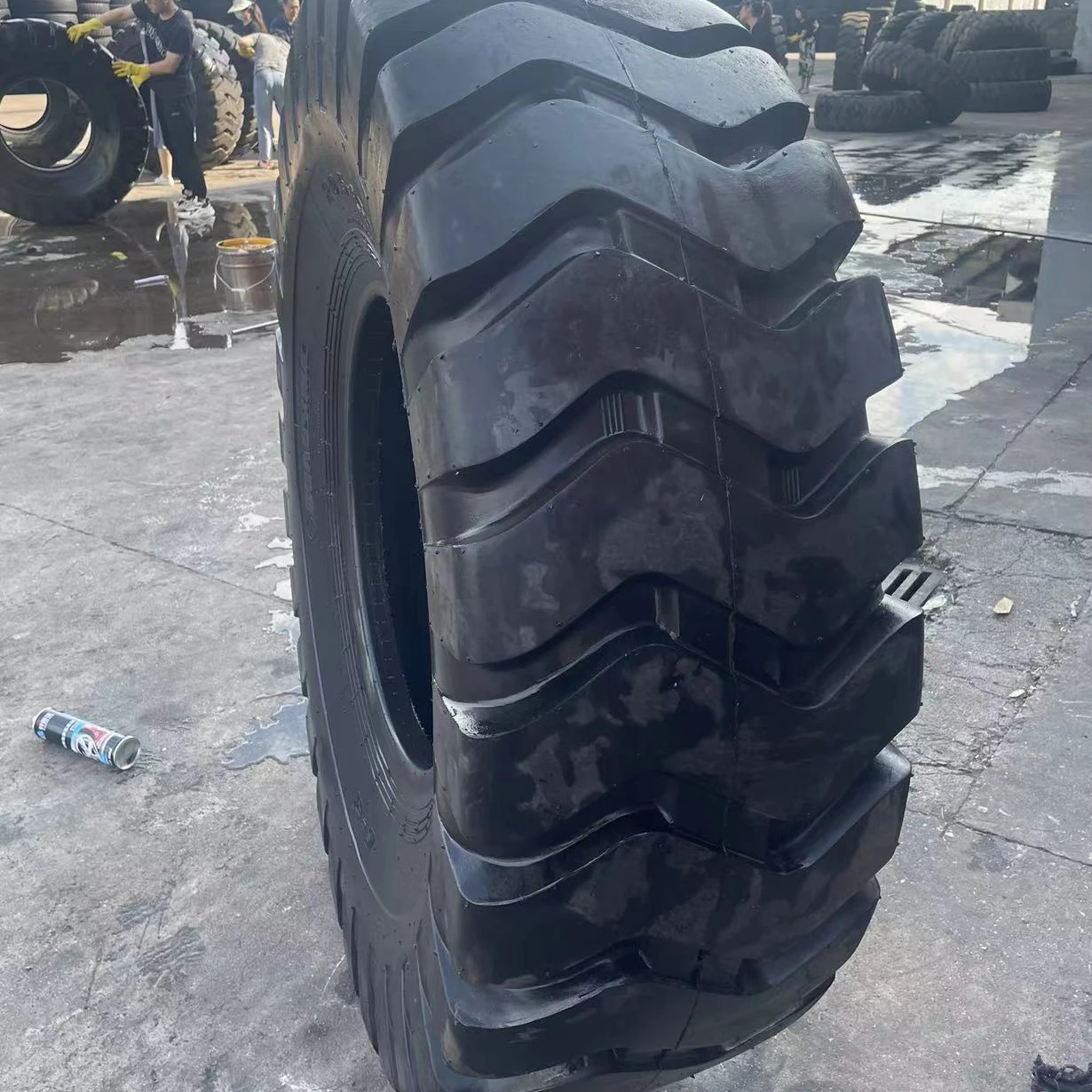 HOT SALE MADE IN CHINA OTR TIRES 23.5-25 26.5 25 29.5 25 1400 25 1800 25