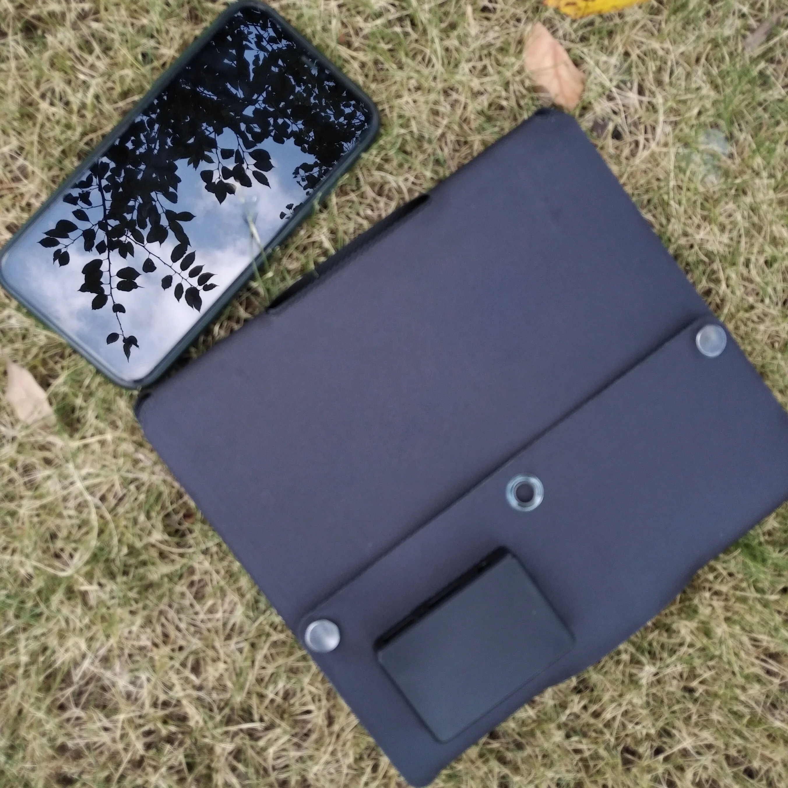 Flexible Portable Solar Battery Panel For Cellphone,GPS,Camera batteries,Radio,Walkie-talkie Battery