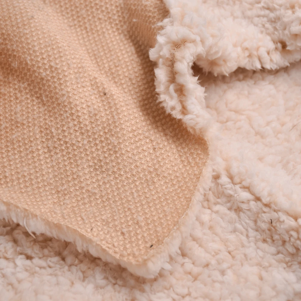Wholesale 100% polyester soft Plush fabric faux fur Fabric Home textile faux fur sherpa fleece fabric for garment
