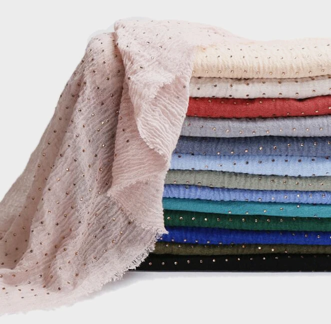 2020 Fashion Plain Color Wholesale Crinkle Cotton Hijab with Pearl