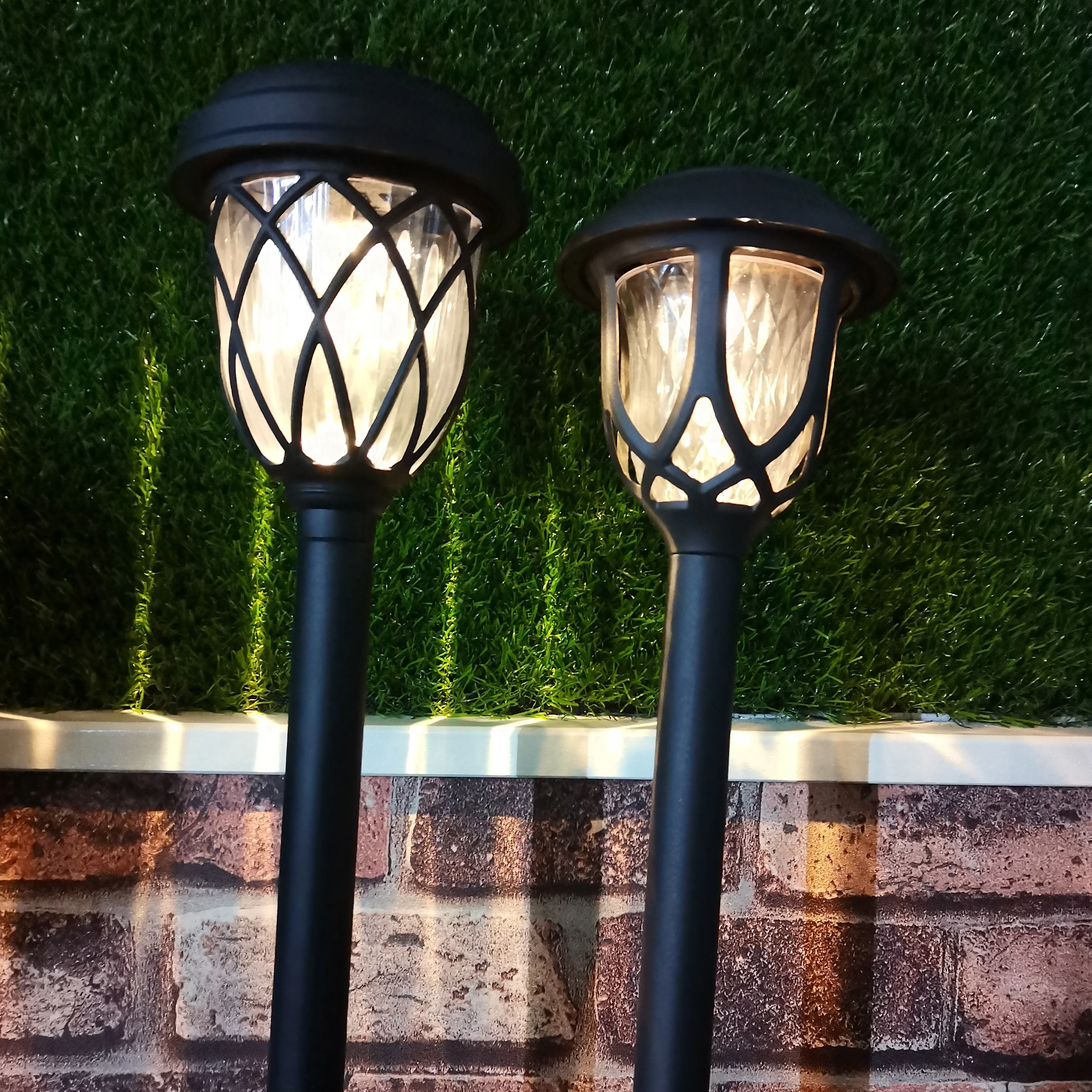 New solar outdoor garden lamp garden decorative lamp villa ground plug lamp