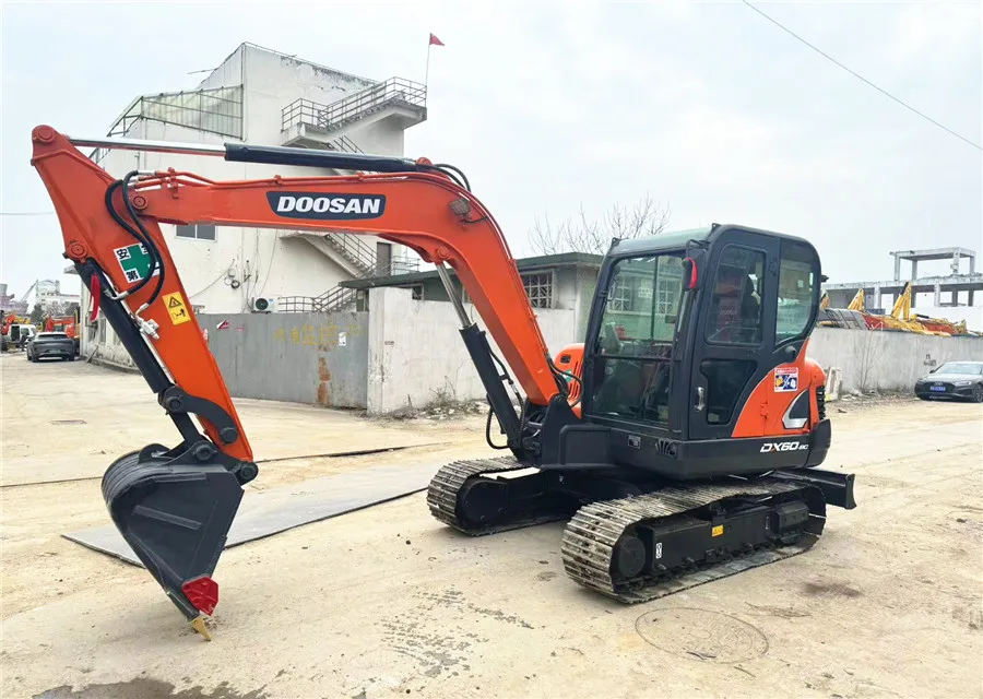 Good Condition Original Used Doosan DX60 6 Tons Crawler Excavator Doosan Excavator For Sale DX60-9C DX55 DX215 DX225