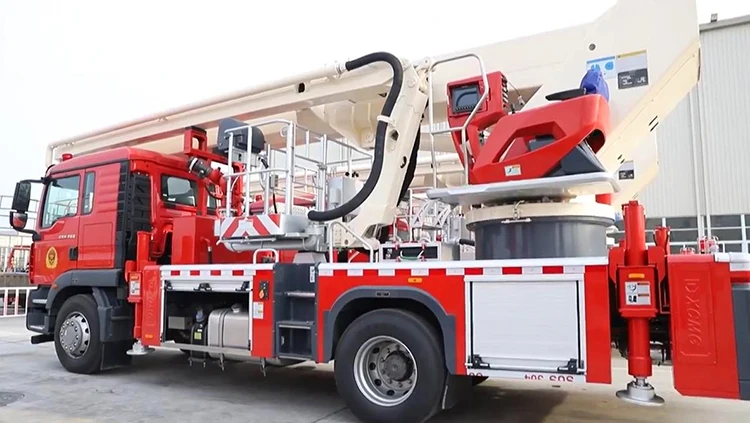 XCMG Brand 32 M New Hydraulic Aerial Ladder Fire Truck Dg32K3 Fire Fighting Truck Price