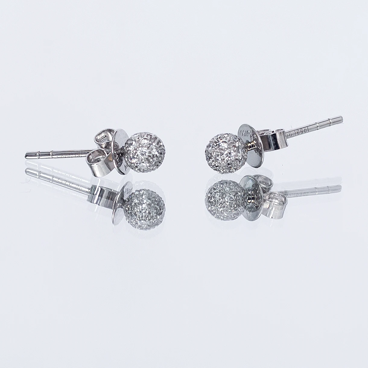18K White Gold Earrings with Real Diamonds Man-Made VVS Moissanite for Engagement or Anniversary Silver Jewelry
