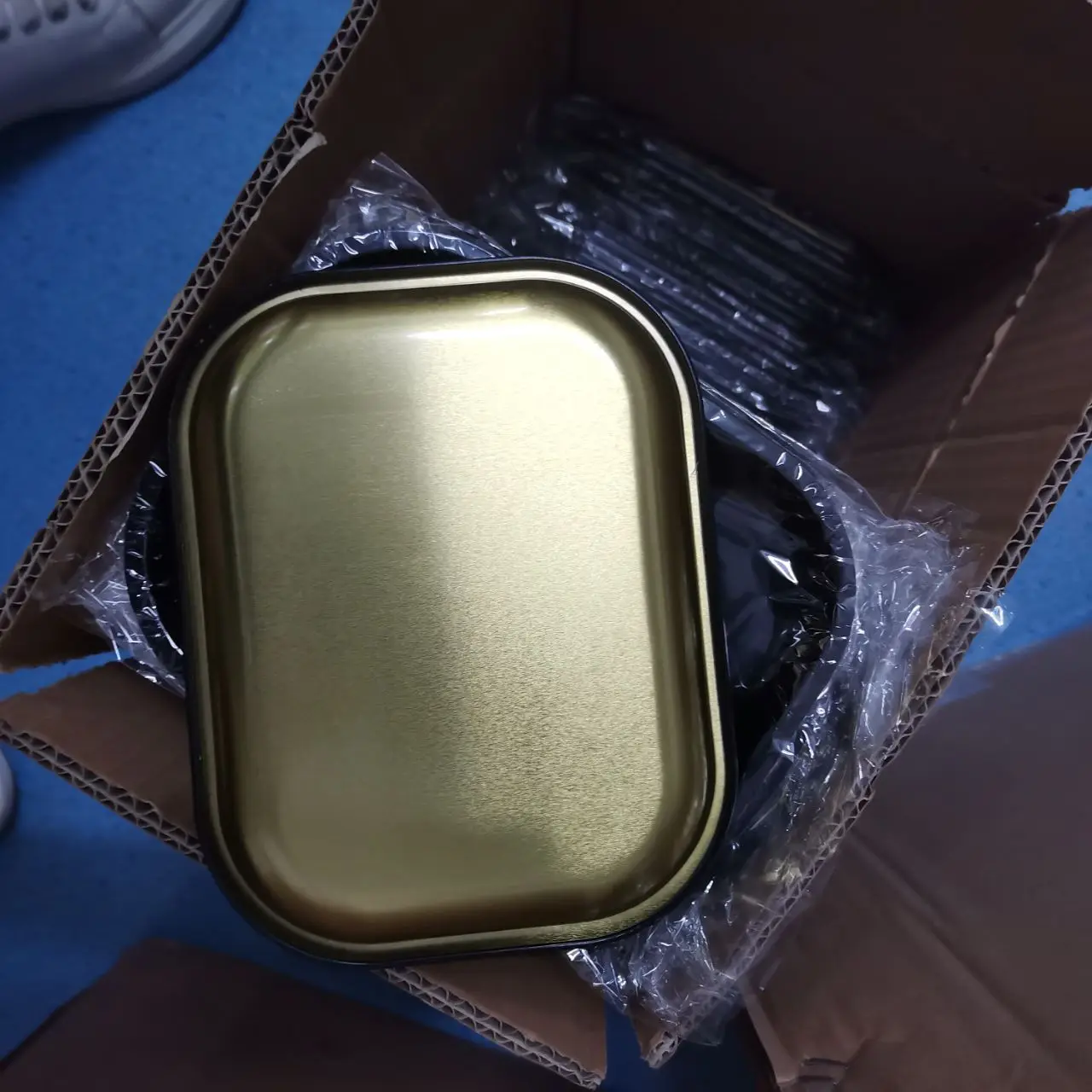 Горячая продажа Новое прибытие заказной прокатки поднос табак оптовая хорошее качество изготовленный на заказ металлический с магнитной