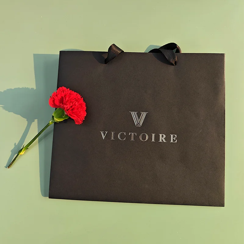 Different Size Christmas Kraft Paper Bag New Year Gift Packaging Paper Bag Shopping Bags With Paper Handle