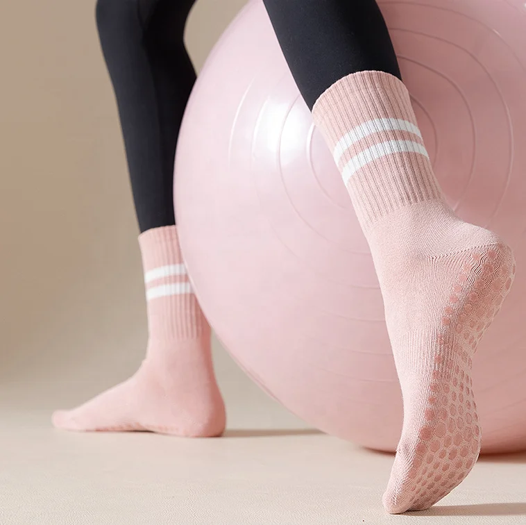 wholesale knitted custom socks yoga sports socks anti-slip gym fitness anti slip grip barre yoga pilates socks